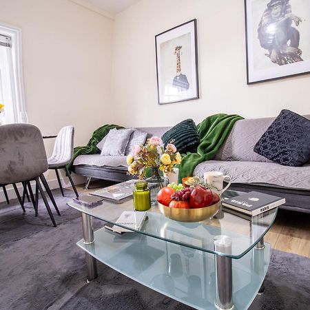 Cosy 2-Bedroom Apartment In Mayfair 8Cb - 4Th Floor No Elevator London Eksteriør billede