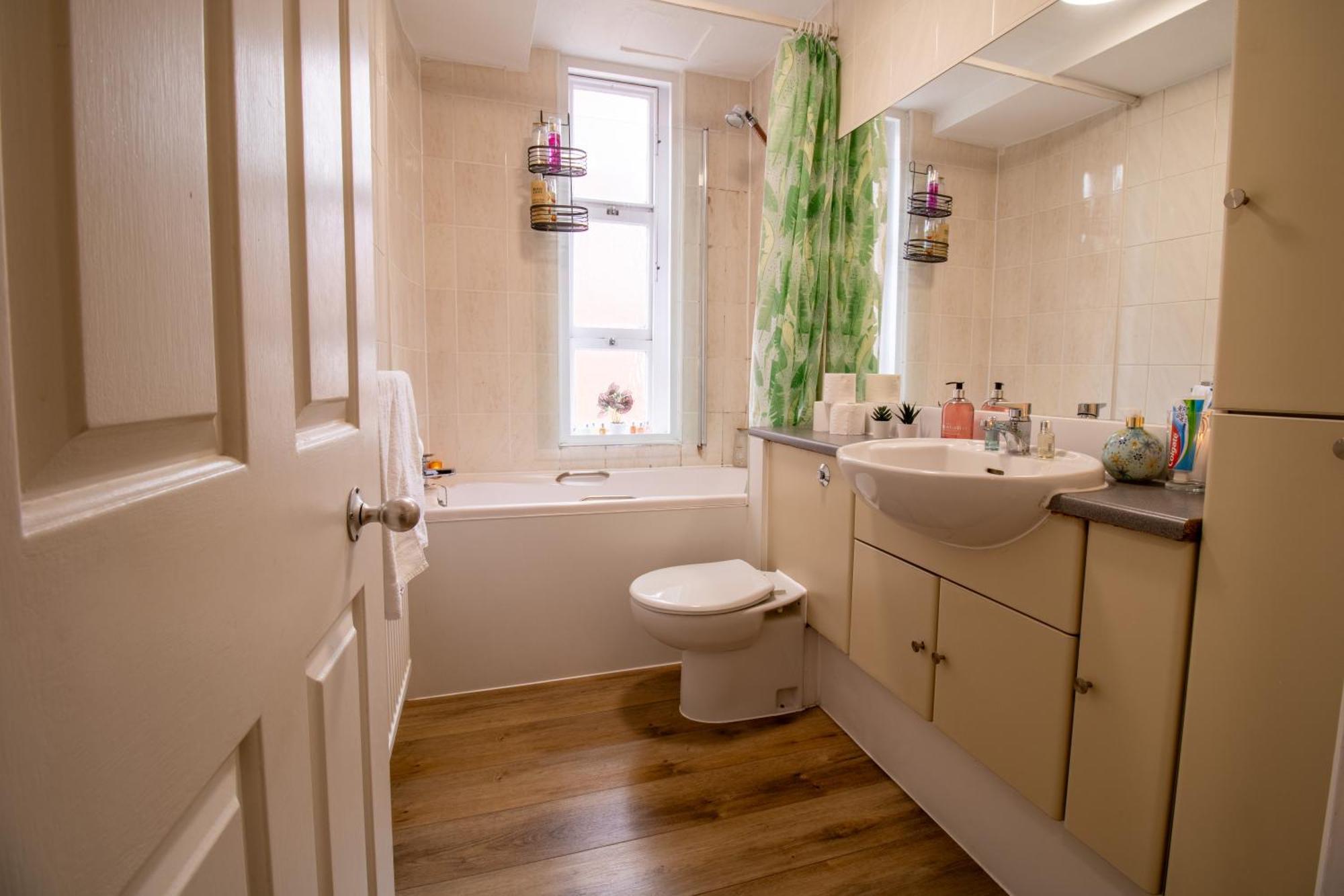 Cosy 2-Bedroom Apartment In Mayfair 8Cb - 4Th Floor No Elevator London Eksteriør billede