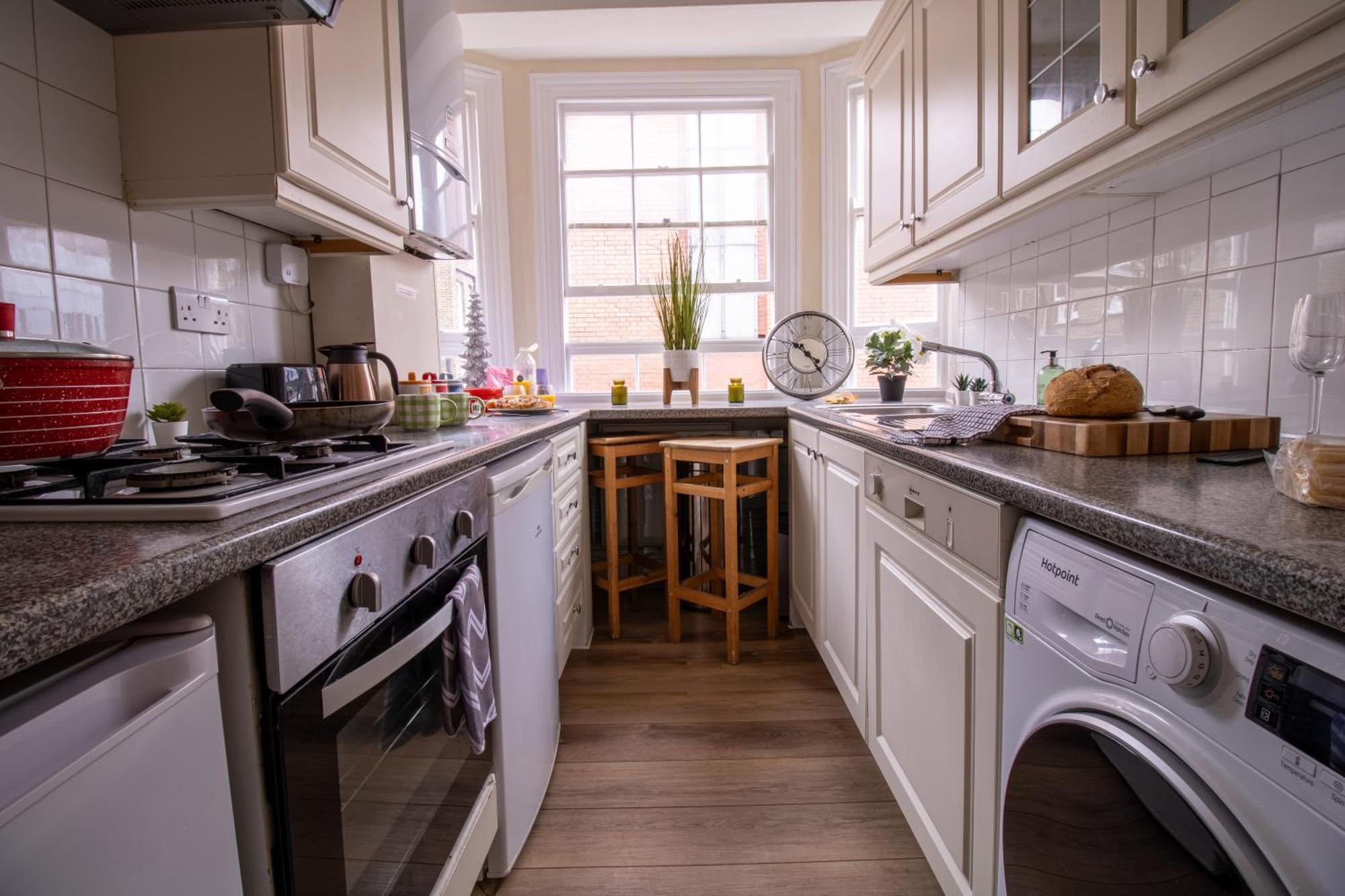 Cosy 2-Bedroom Apartment In Mayfair 8Cb - 4Th Floor No Elevator London Eksteriør billede