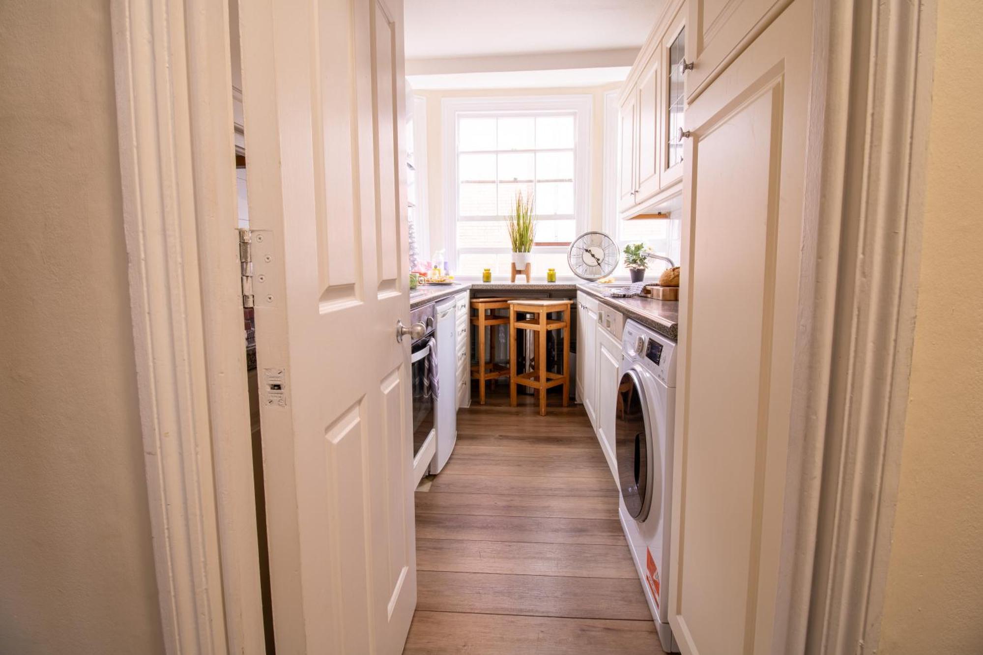 Cosy 2-Bedroom Apartment In Mayfair 8Cb - 4Th Floor No Elevator London Eksteriør billede