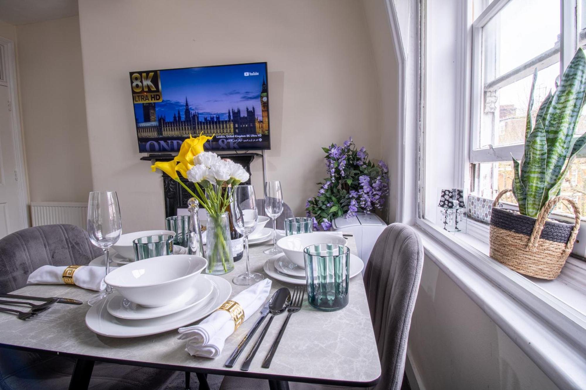 Cosy 2-Bedroom Apartment In Mayfair 8Cb - 4Th Floor No Elevator London Eksteriør billede